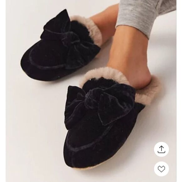 Rachel Zoe Blue Velvet Bow Slippers - Picture 1 of 9